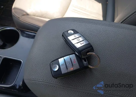 2015 Kia Sorento Sx V6 z USA, uszkodzony, nr VIN 5XYKWDA76FG551840